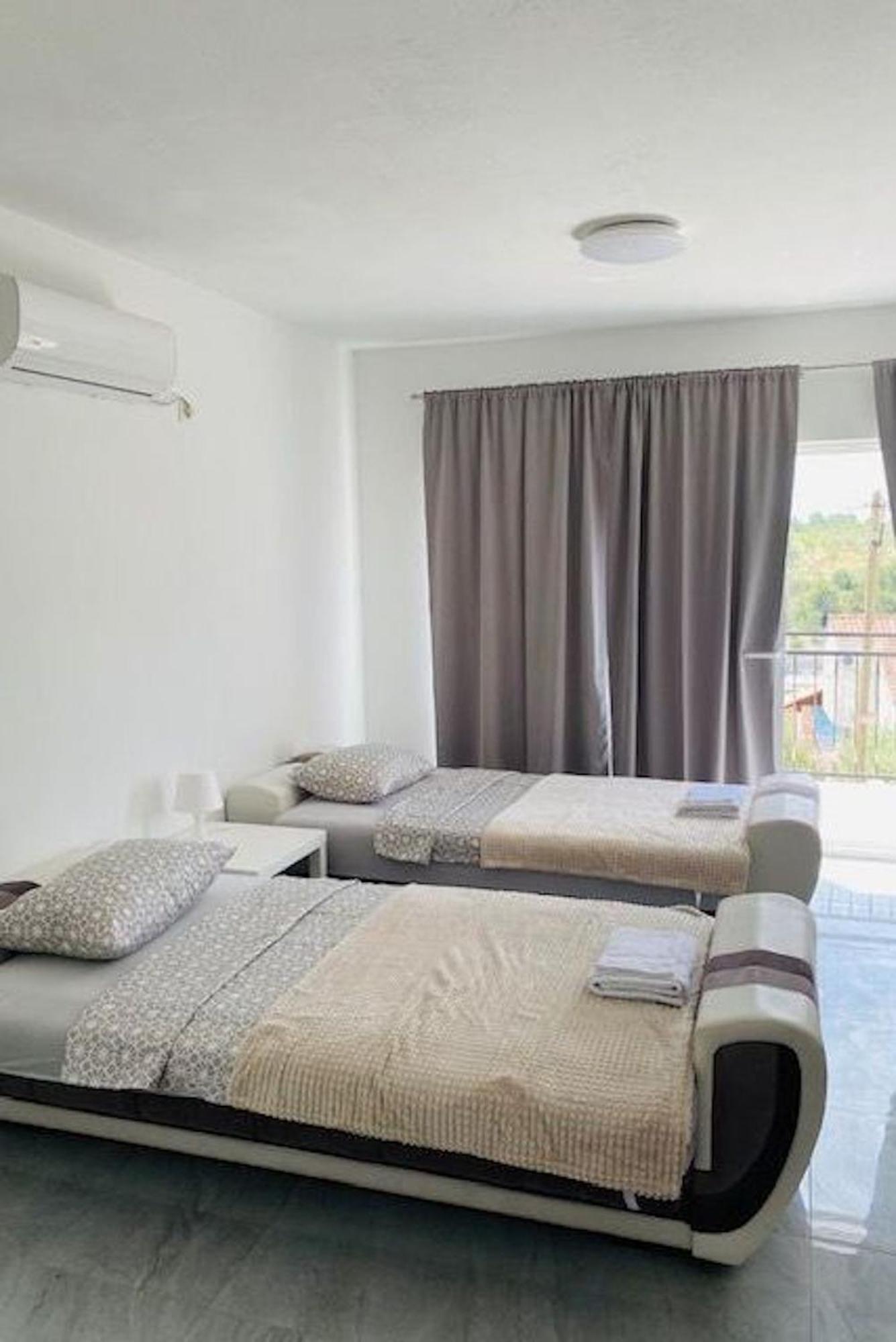 Villa Brazza Milna  Eksteriør billede